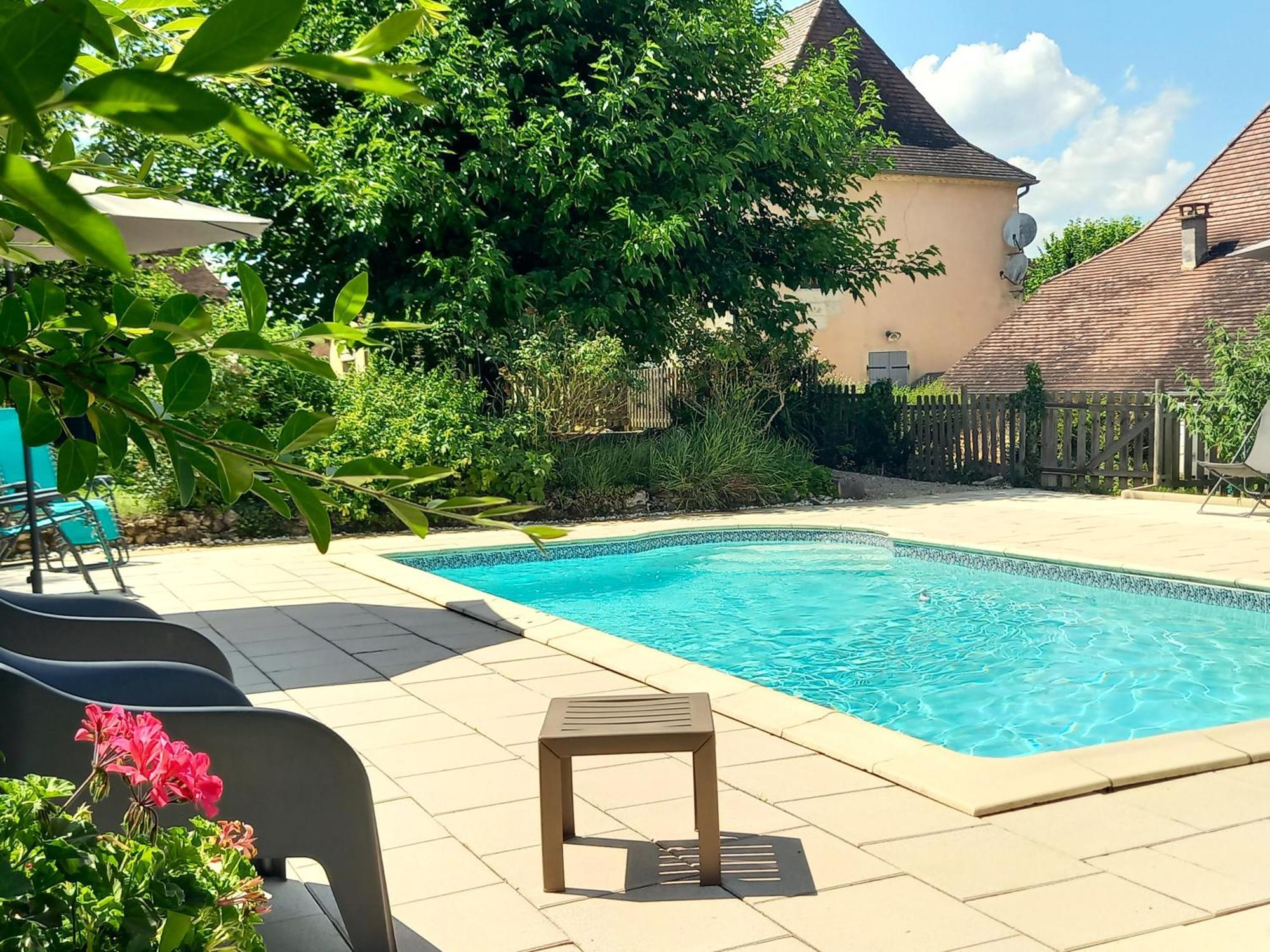 Au Pays De Jacquou : Chambre D'Hotes Et Table D'Hotes Fossemagne Exterior photo